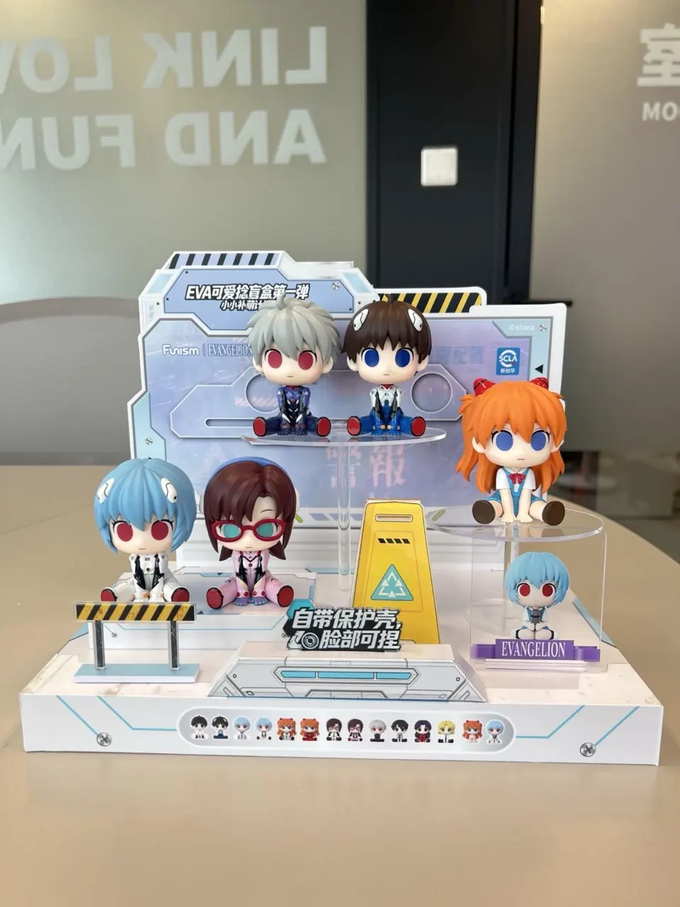 【DISPLAY】Neon Genesis Evangelion Squish‑Nuzzle Sitting Chibi Blind‑Box