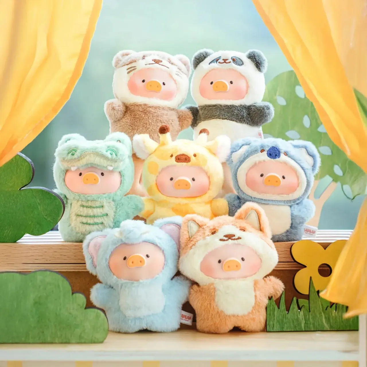 Lulu The Piggy Animal Party Puppet Show PVC Face Plush Keychain Blind Box