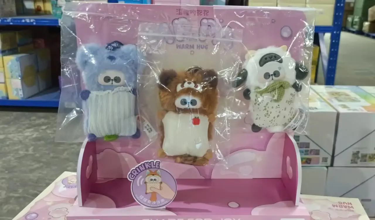 Display MR.PA Warm Hug Series Plush Pendant Blind Box