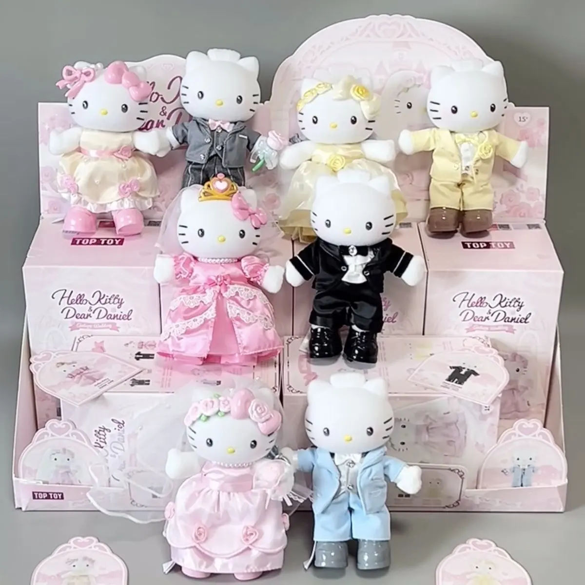 Sanrio Officially Licensed Hello Kitty & Dear Daniel Century Wedding Series Blind Box, Romantic Wedding Costume Collectible Display Figure, Full Set of 8 Styles